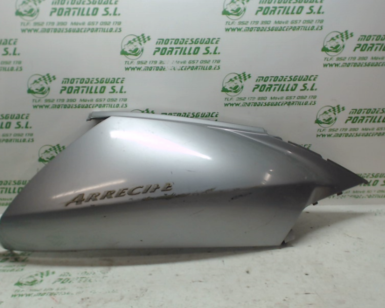 Carcasa lateral trasera derecha Aprilia Arrecife 125 (2004-2006)