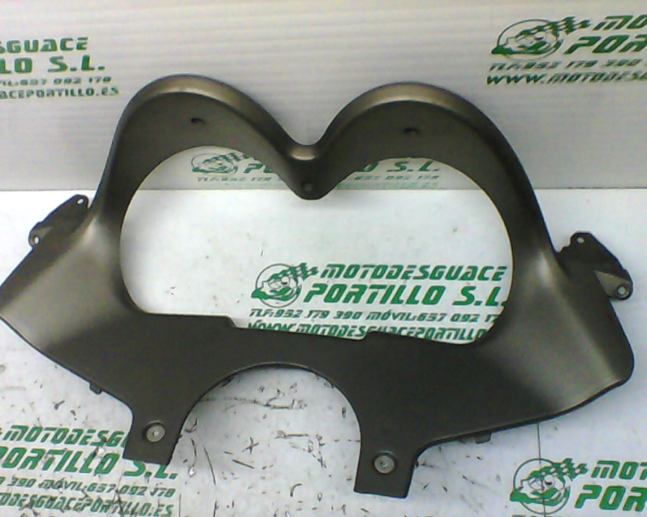 Embellecedor de cuadro de luces Aprilia ARRECIFE 200 (2004-2006)