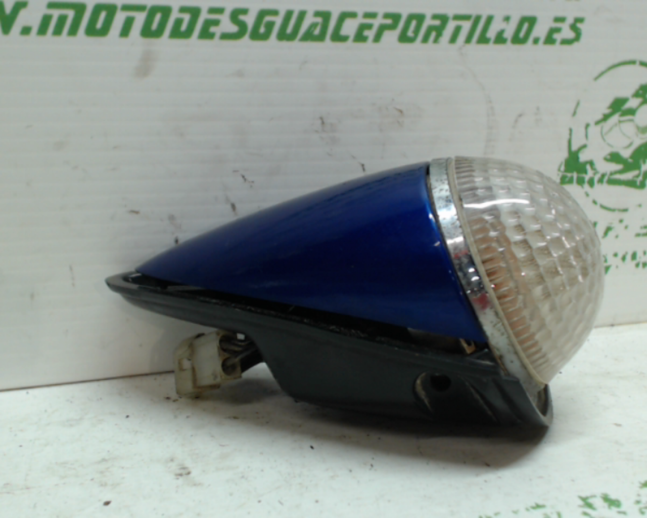 Intermitente trasero derecho Aprilia Habana 50 (2000-2002)