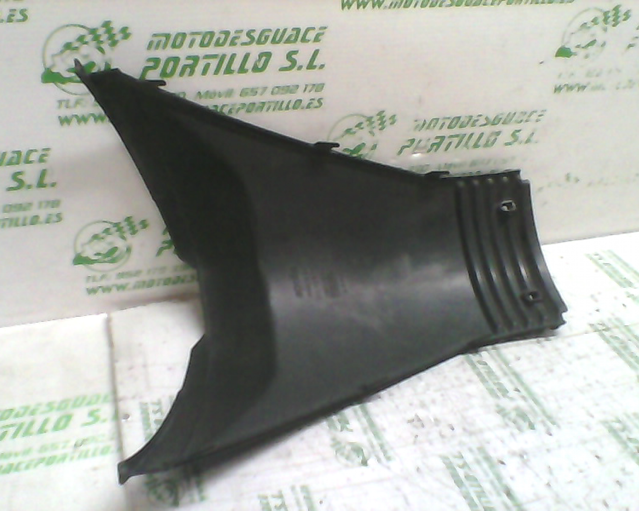 Carcasa bajo asiento Aprilia Sport city 250 inyeccion 09-10 (2008-2010)