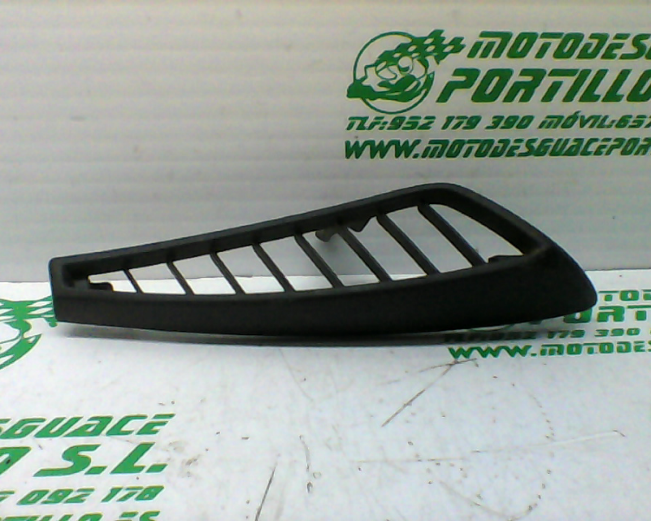 Entrada de aire lateral Izquierda Derbi RAMBLA 300 (2011-2012)
