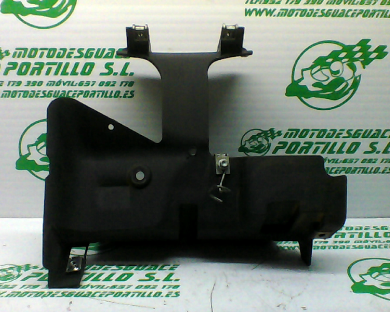 Soporte del radiador Derbi RAMBLA 300 (2011-2012)