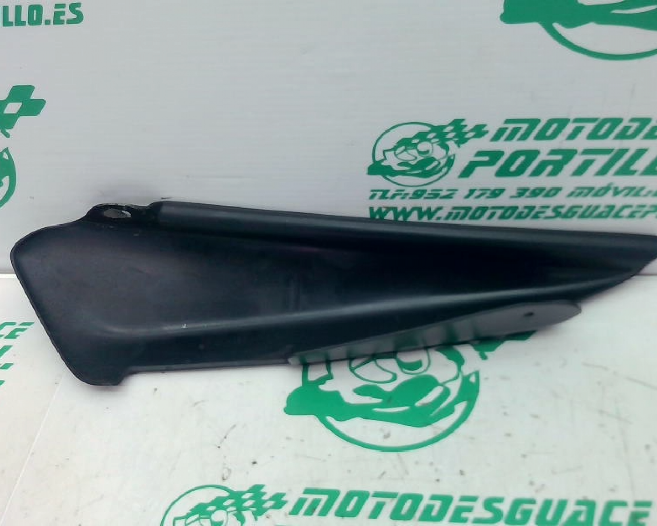 Carcasa lateral derecha Ducati MONSTER S2R (2005-2006)