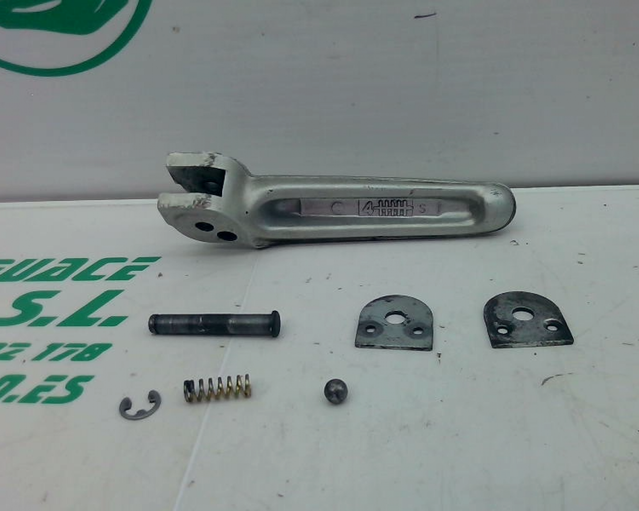 Reposapies trasero izquierdo Ducati MONSTER S2R (2005-2006)