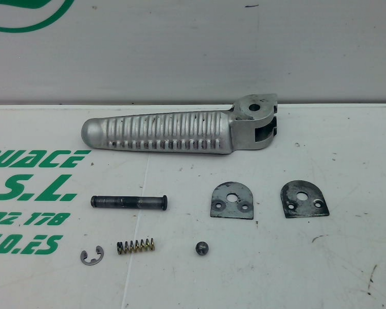 Reposapies trasero izquierdo Ducati MONSTER S2R (2005-2006)