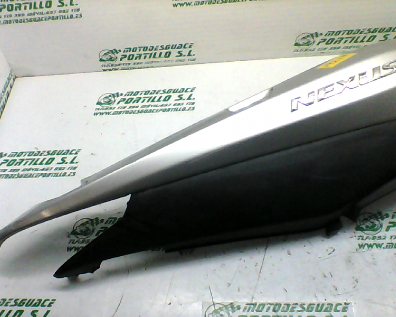 Carcasa lateral trasera derecha Gilera NEXUS 500  04 (2004-2005)
