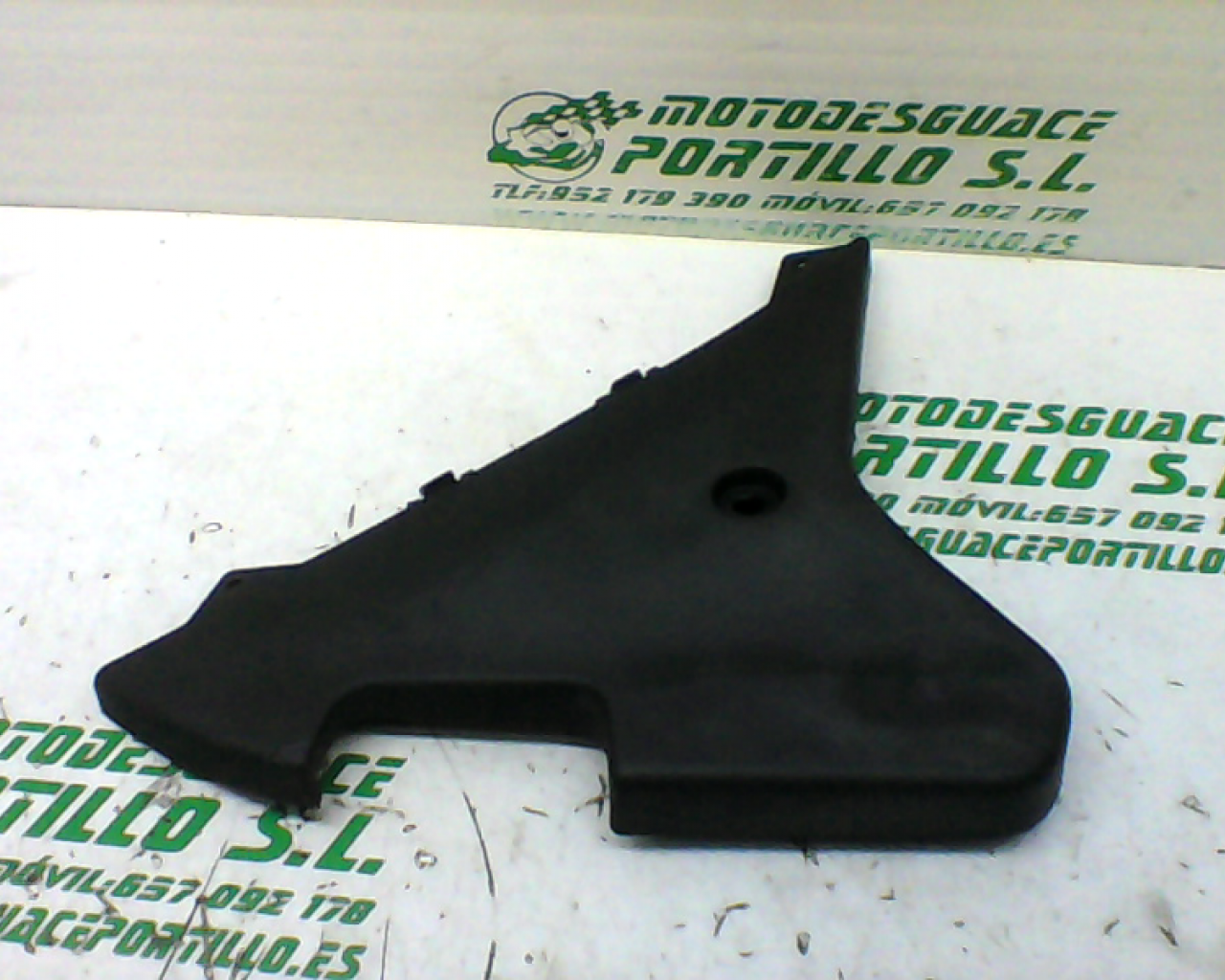 Embellecedor lateral izquierdo Gilera NEXUS 500  04 (2004-2005)