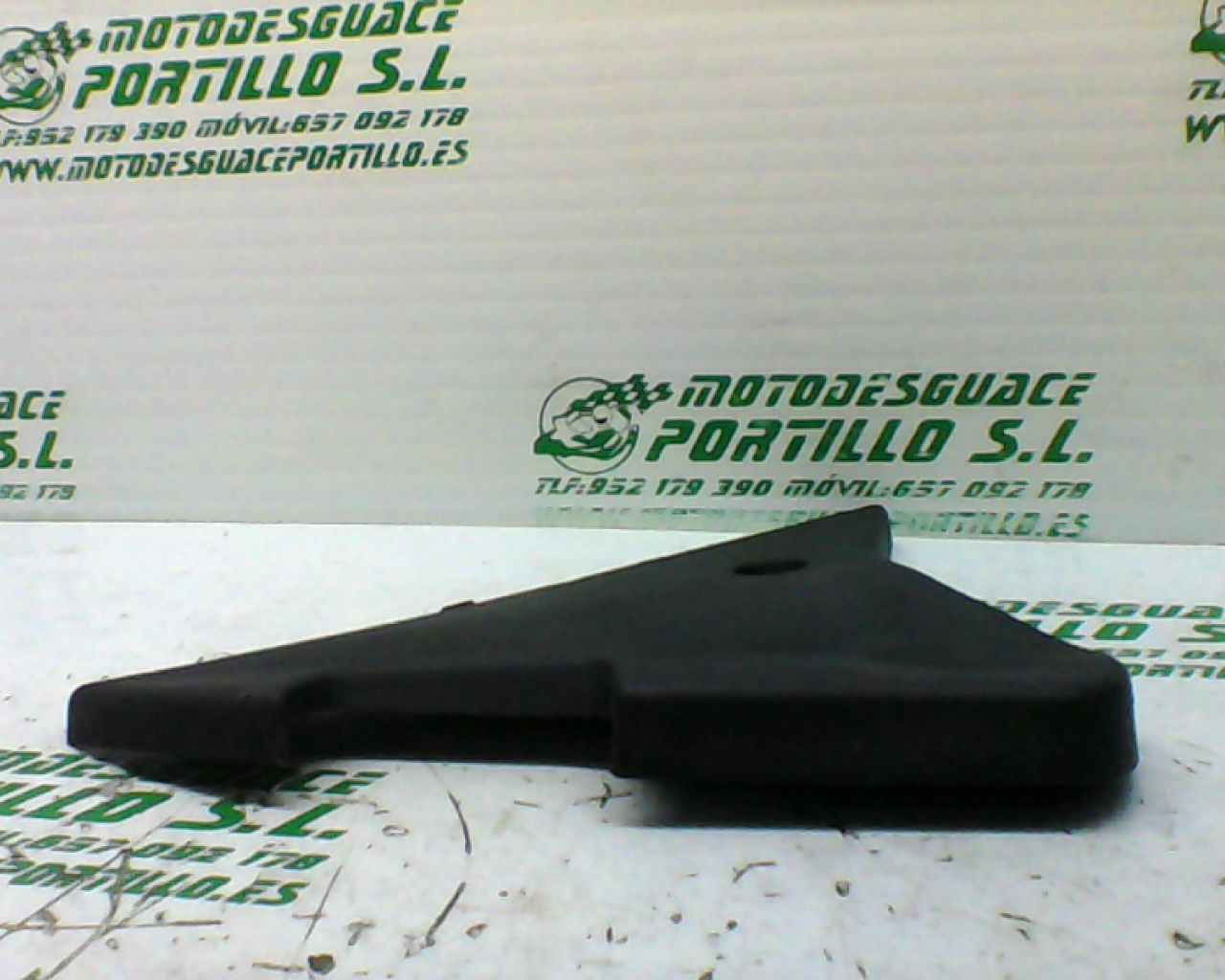 Embellecedor lateral izquierdo Gilera NEXUS 500  04 (2004-2005)