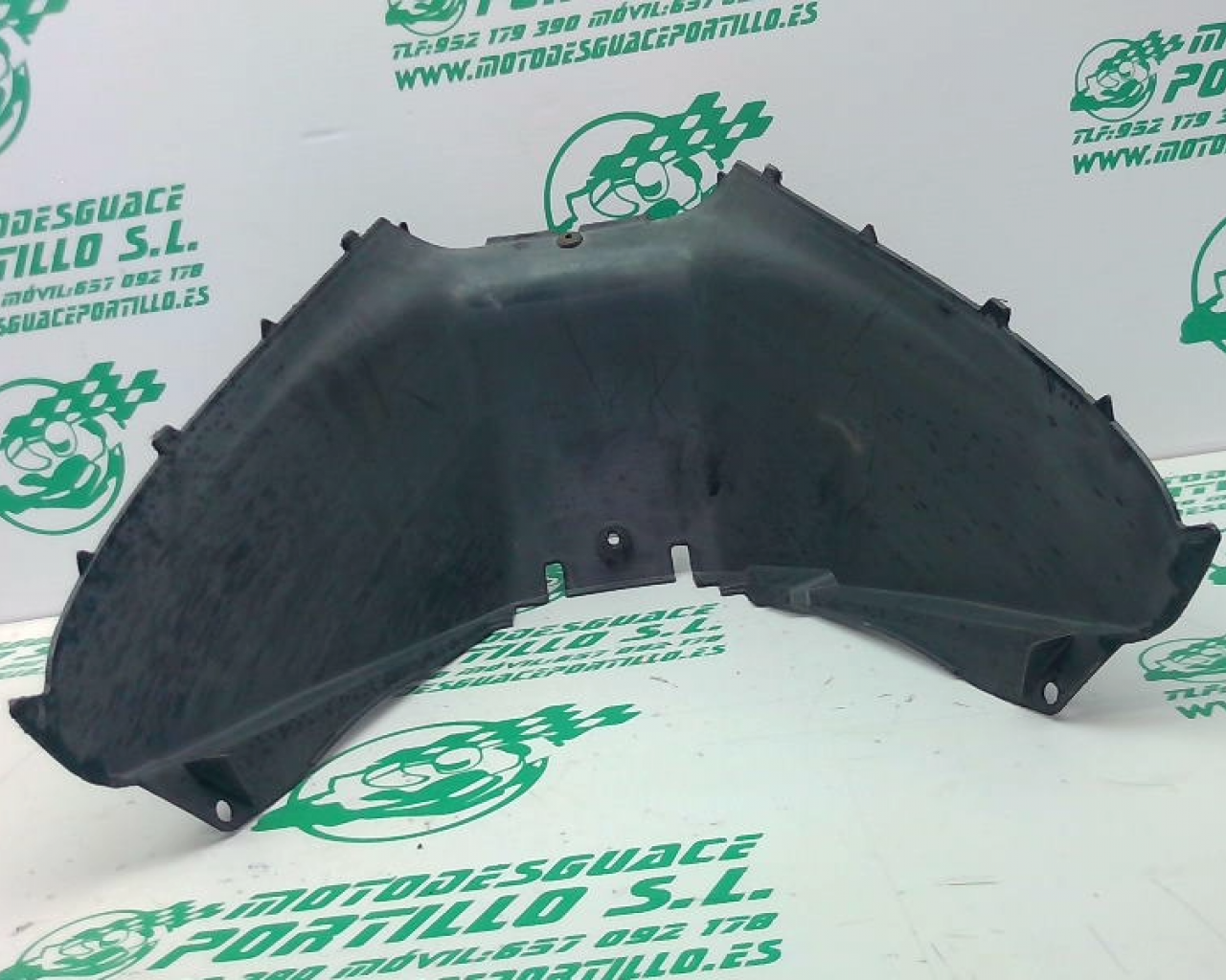 Carcasa bajo asiento Honda ARROBA 125 (2000-2003)