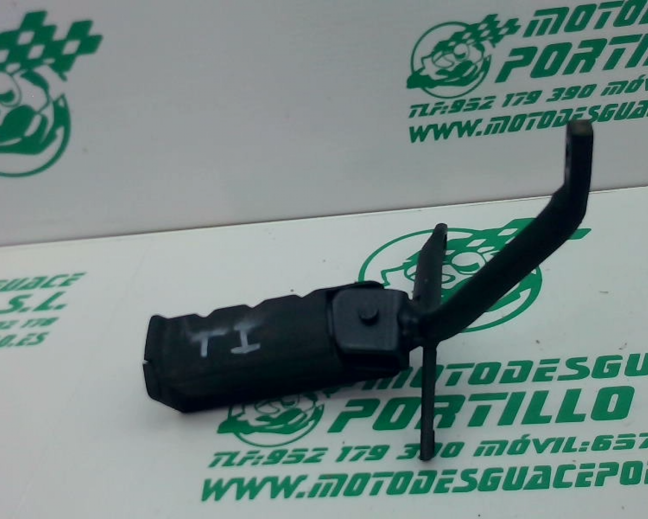 Estribera trasera izquierda con reposapies  Honda ARROBA 125 (2000-2003)