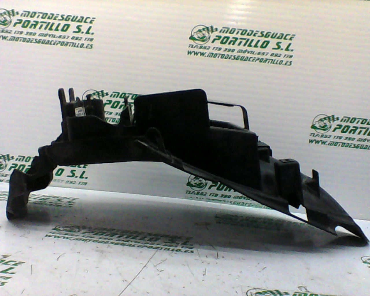 Caja batería Honda CBF 125 M (2009-2013)