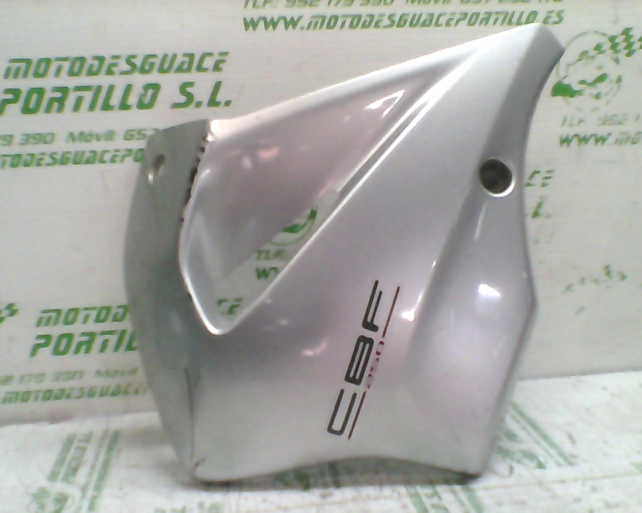 Carcasa delantera izquierda Honda CBF 250 (2004-2007)