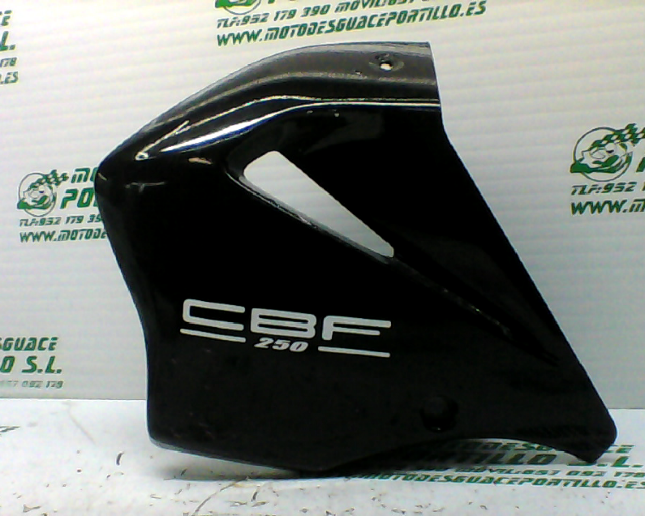 Carcasa delantera izquierda Honda CBF 250 (2004-2007)