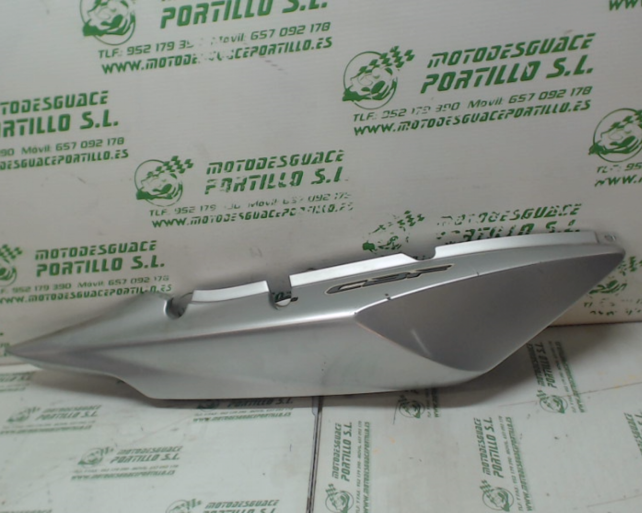 Carcasa lateral trasera derecha Honda CBF 250 (2004-2007)