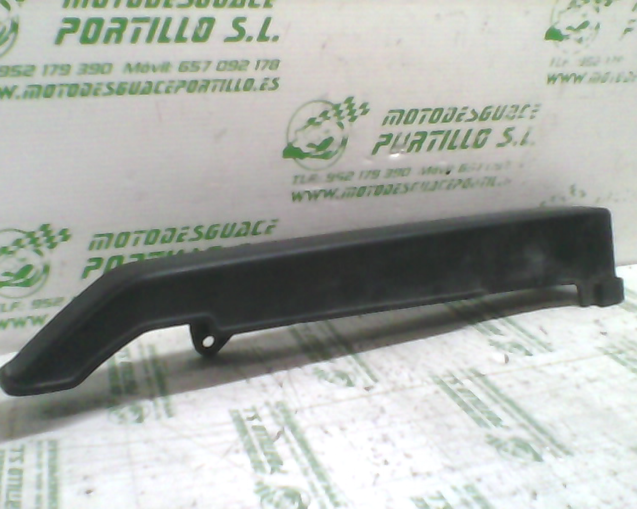 Cubre cadena Honda CBF 250 (2004-2007)