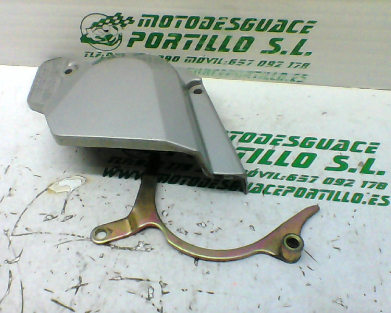 Tapa de piñon Honda CBF 250 (2004-2007)