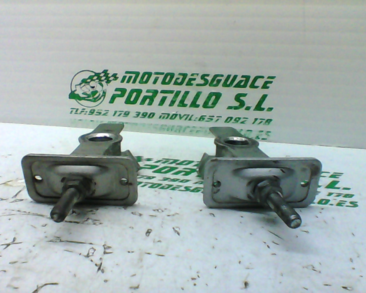 Tensores de rueda trasera Honda CBF 250 (2004-2007)