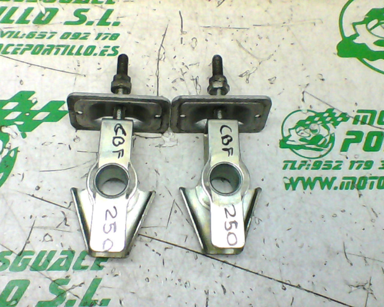 Tensores de rueda trasera Honda CBF 250 (2004-2007)