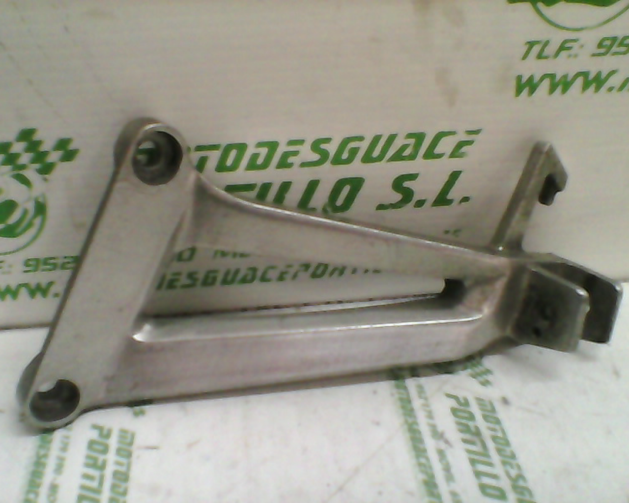 Estribera trasera izquierda Honda CBR 125 (2005-2007)