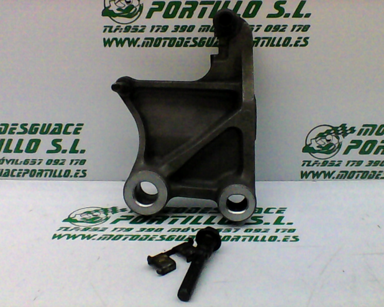 Soporte de pinza freno trasera Honda Deauville  650 (1998-2005)