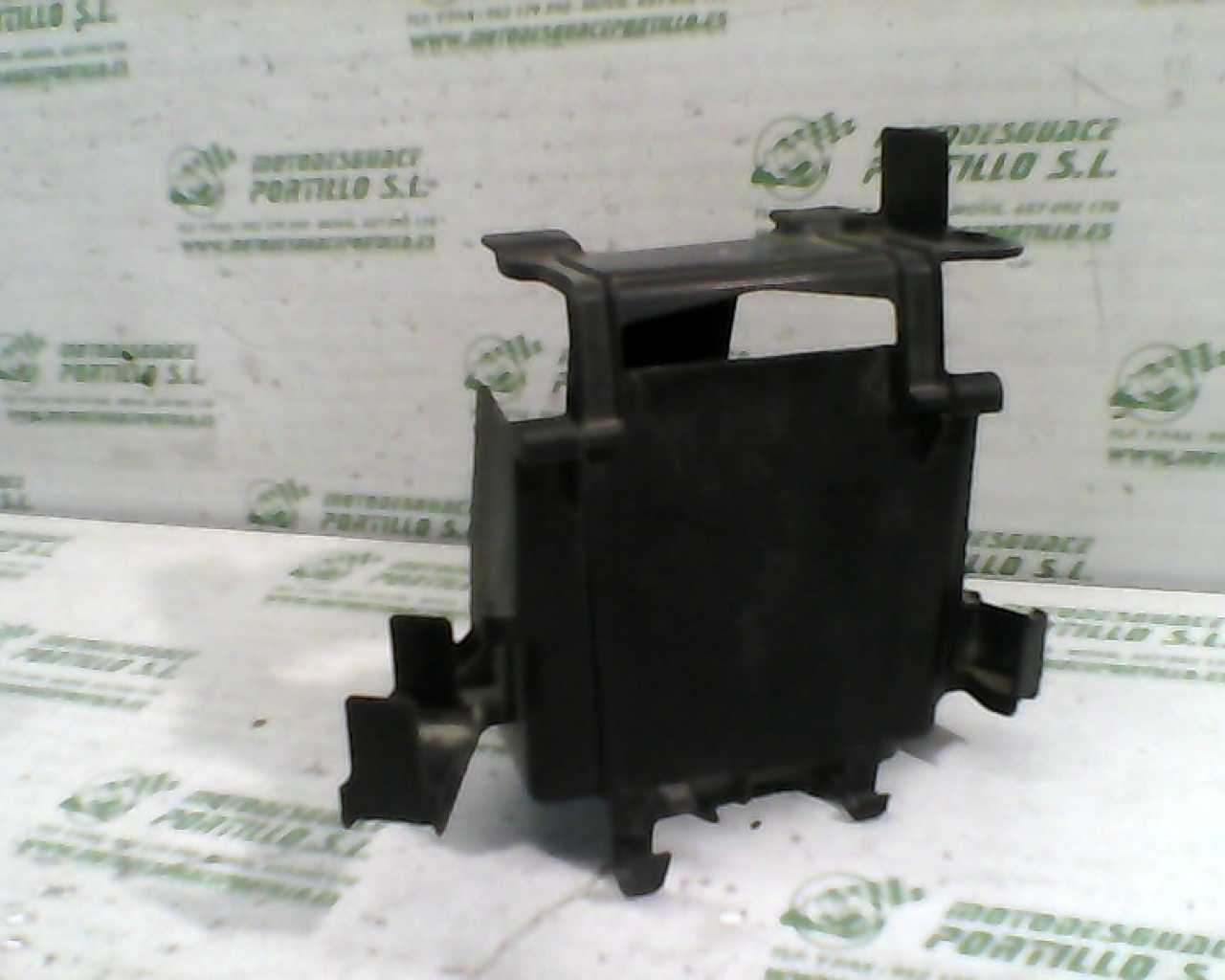 Caja batería Honda Dylan 125 (2003-2006)