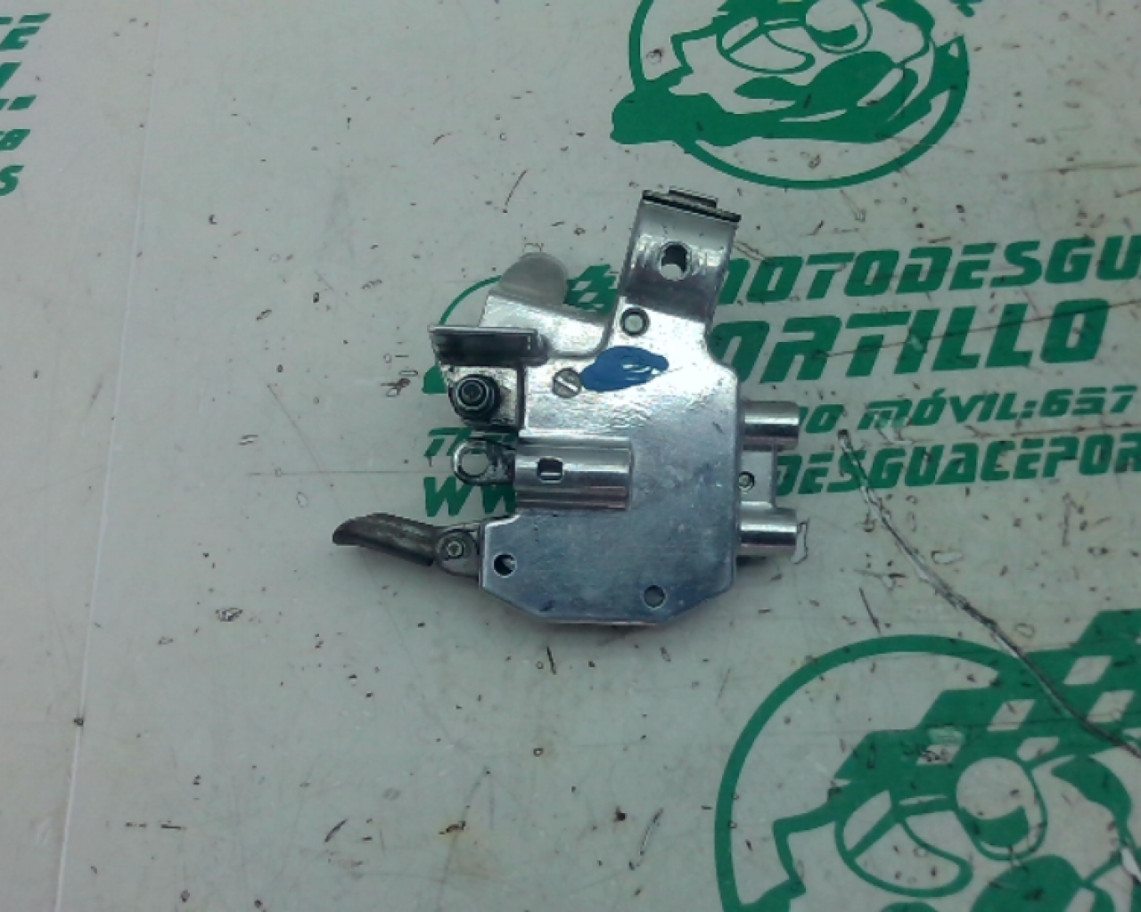 Soporte de retrovisor  izquierdo  Honda Dylan 125 (2003-2006)