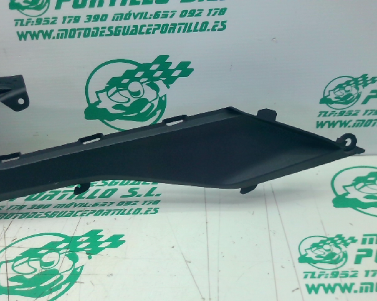 Carcasa lateral izquierda Honda FORZA 125 (2019-2019)