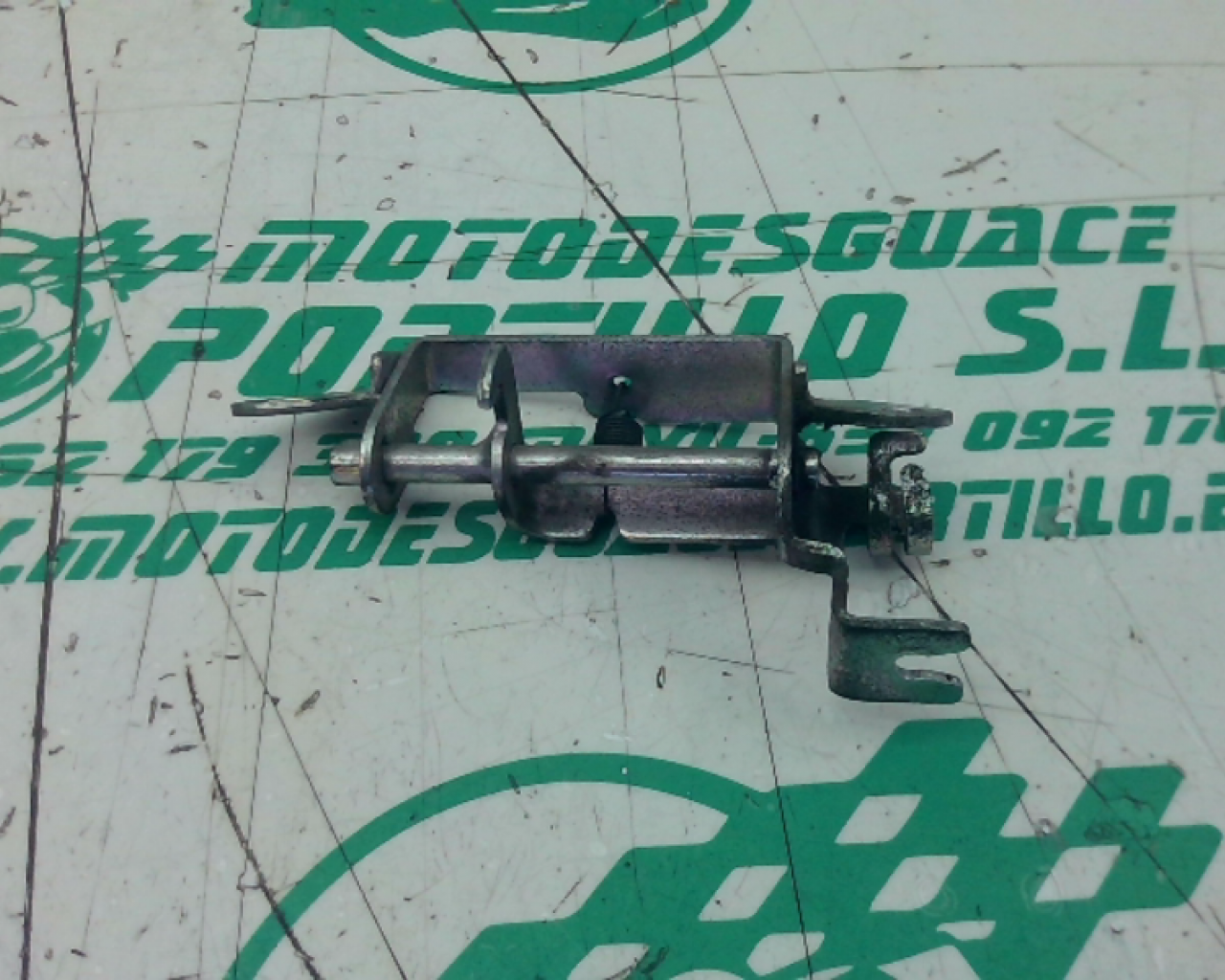 Cierre de puerta gasolina  Honda FORZA 125 (2019-2019)