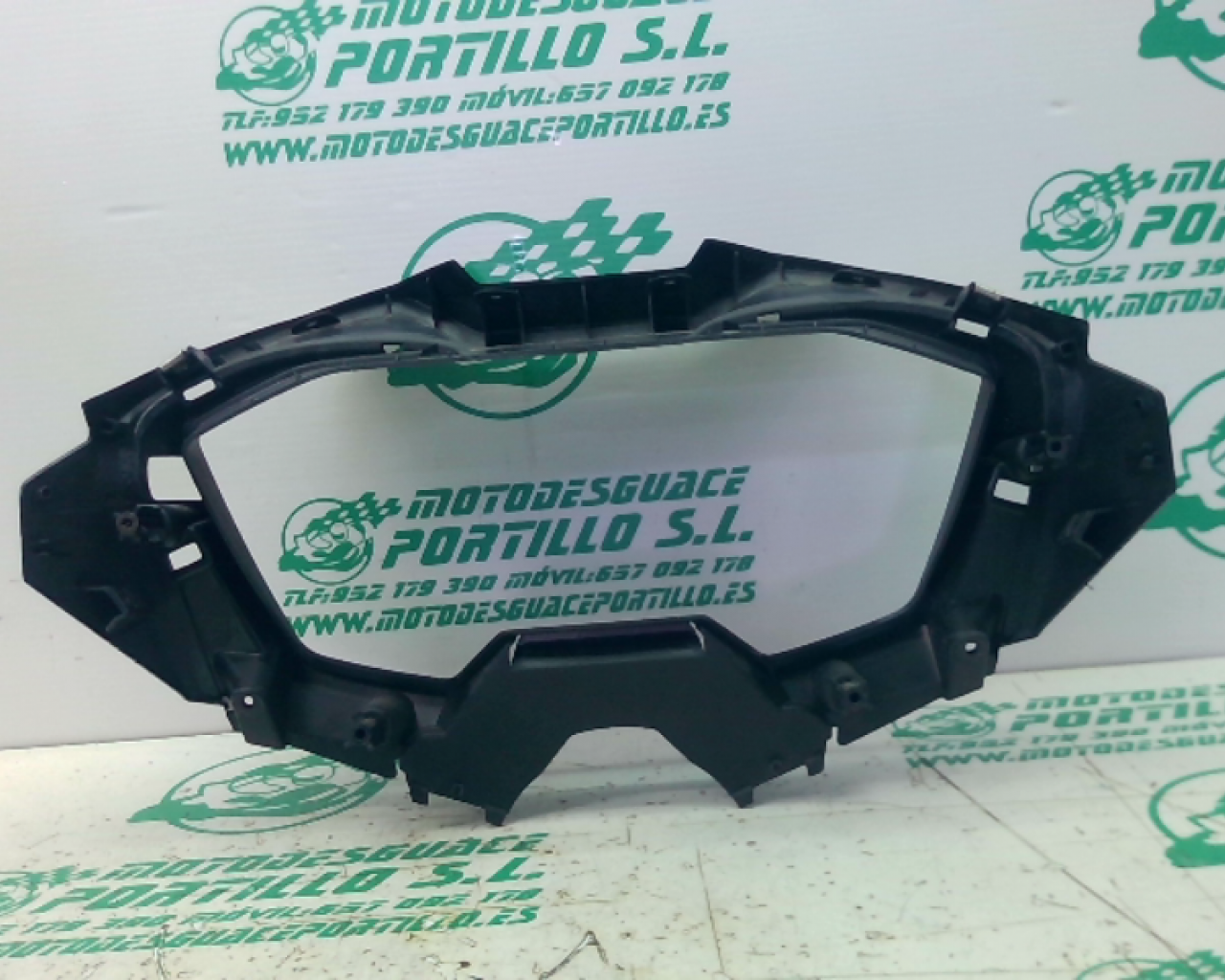 Embellecedor cuentakil&oacute;metros  Honda FORZA 125 (2019-2019)