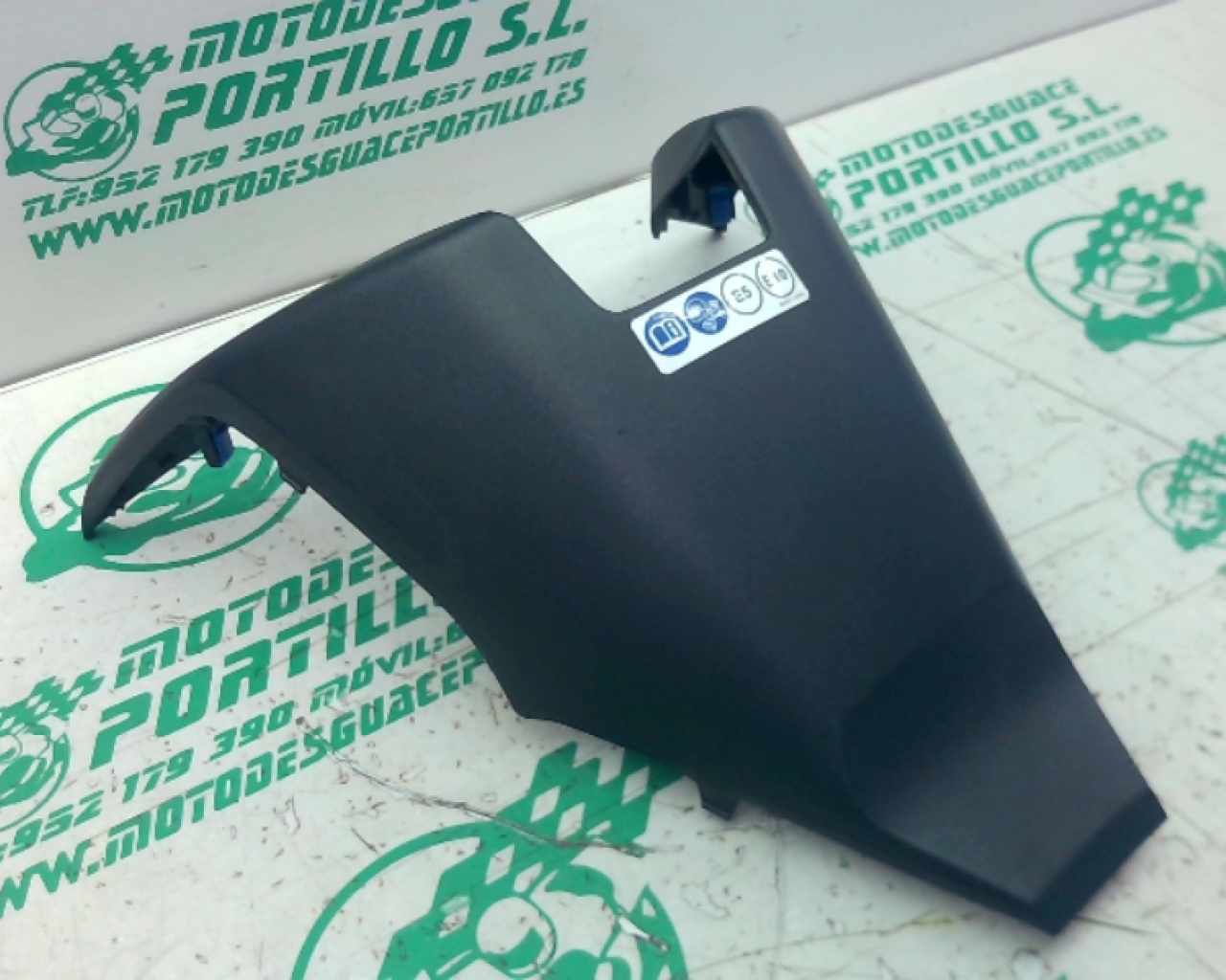 Embellecedor de contraescudo Honda FORZA 125 (2019-2019)