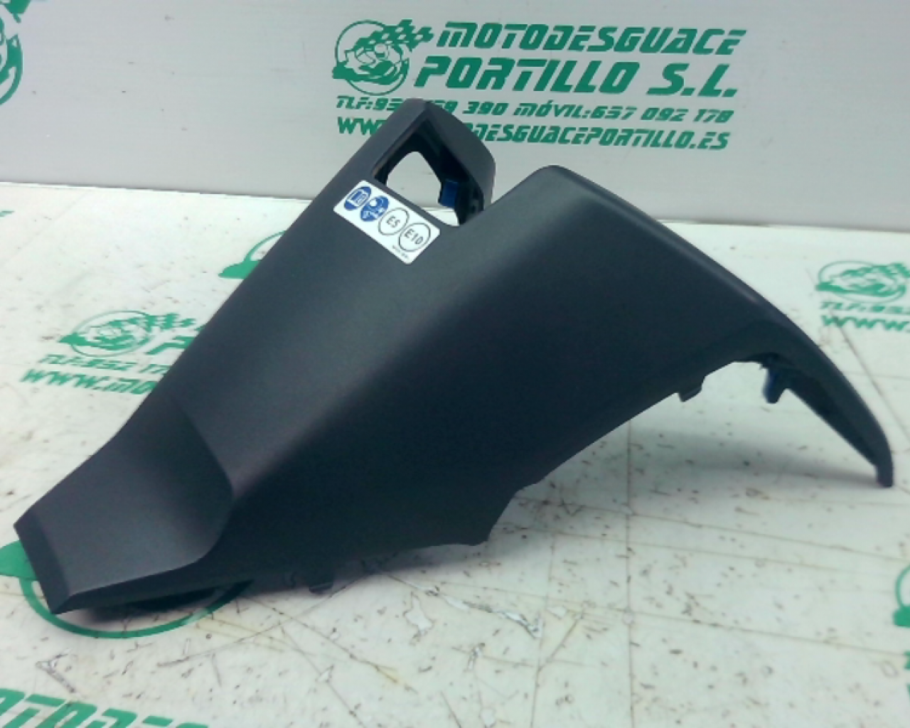 Embellecedor de contraescudo Honda FORZA 125 (2019-2019)