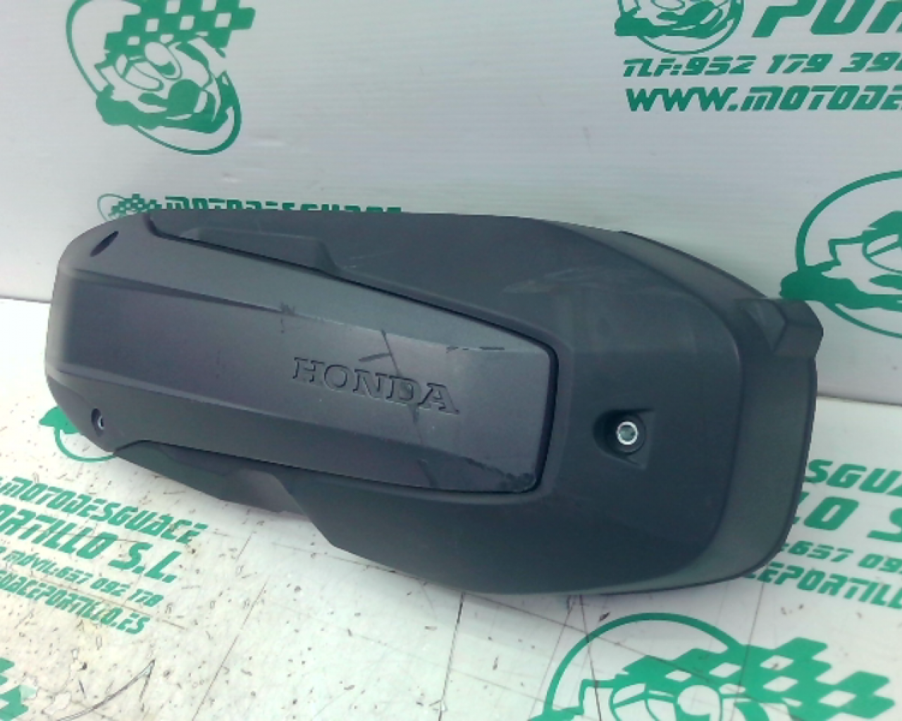 Embellecedor de tapa c&aacute;rter Honda FORZA 125 (2019-2019)