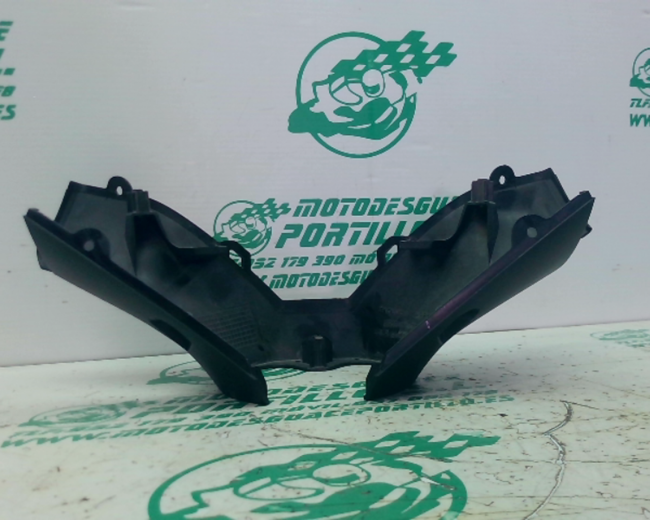 Embellecedor manillar inferior  Honda FORZA 125 (2019-2019)