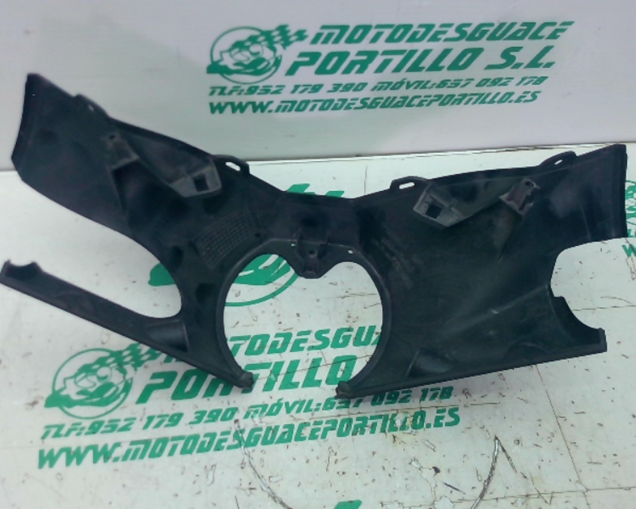 Embellecedor manillar inferior  Honda FORZA 125 (2019-2019)