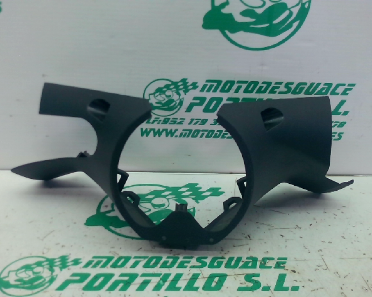 Embellecedor manillar inferior  Honda FORZA 125 (2019-2019)