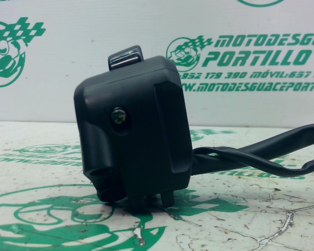 Pi&ntilde;a derecha  Honda FORZA 125 (2019-2019)