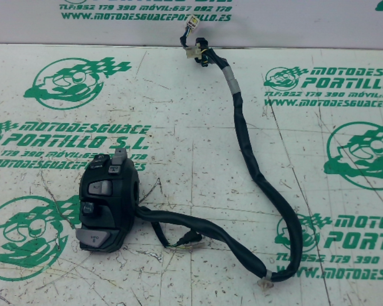 Pi&ntilde;a izquierda Honda FORZA 125 (2019-2019)