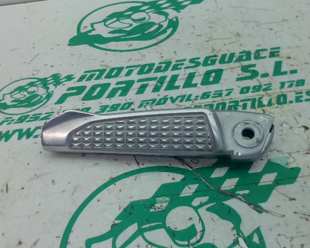 Reposapies trasero izquierdo Honda FORZA 125 (2019-2019)