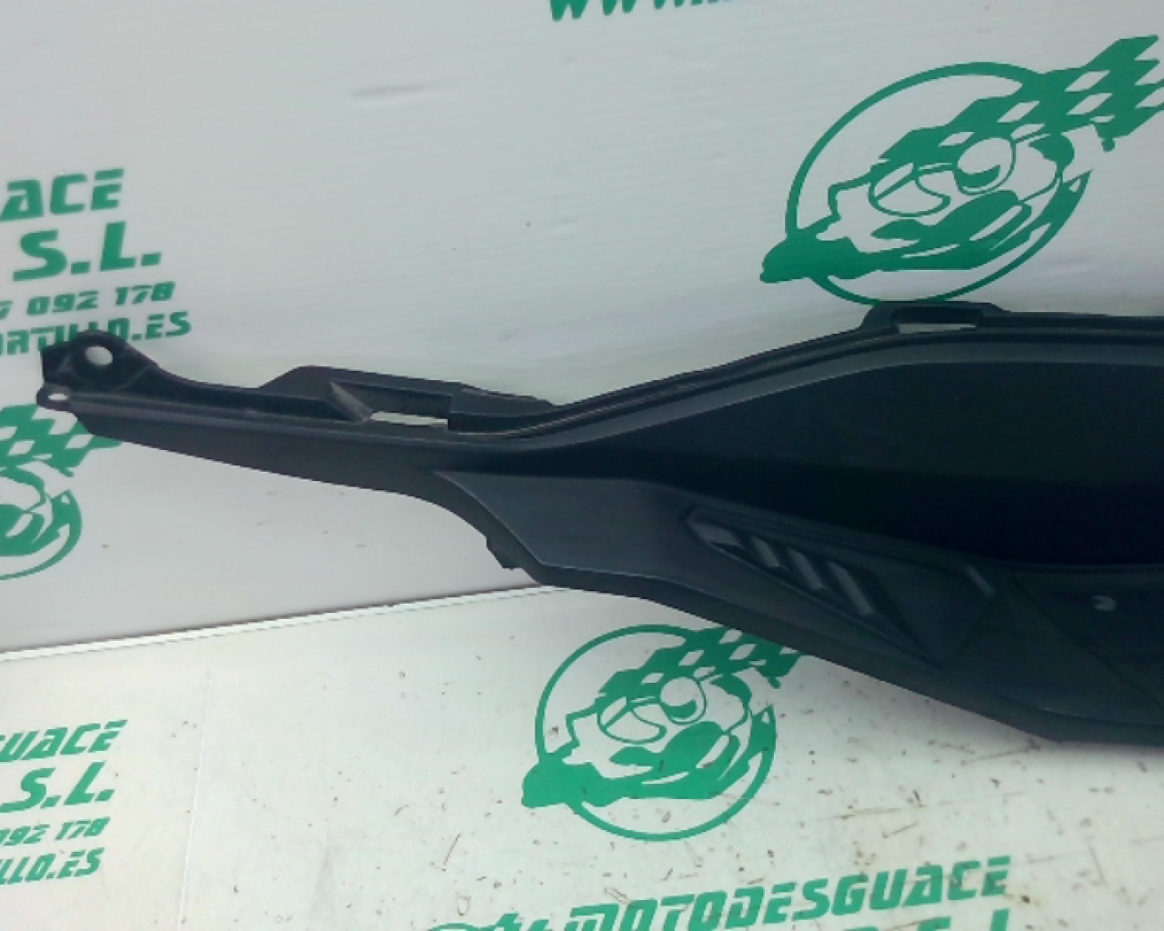 Suelo derecho Honda FORZA 125 (2019-2019)