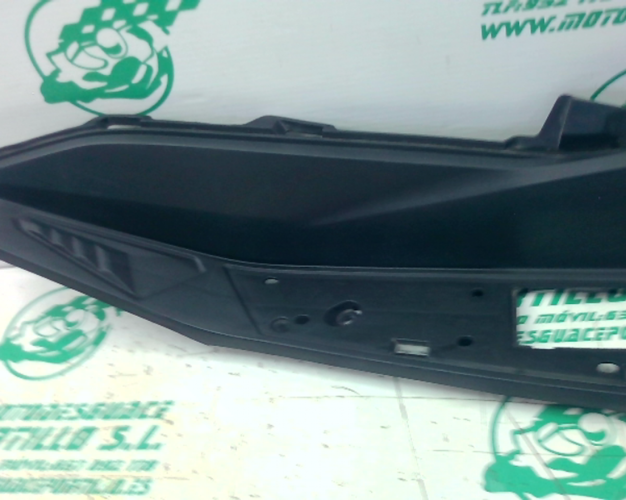 Suelo derecho Honda FORZA 125 (2019-2019)