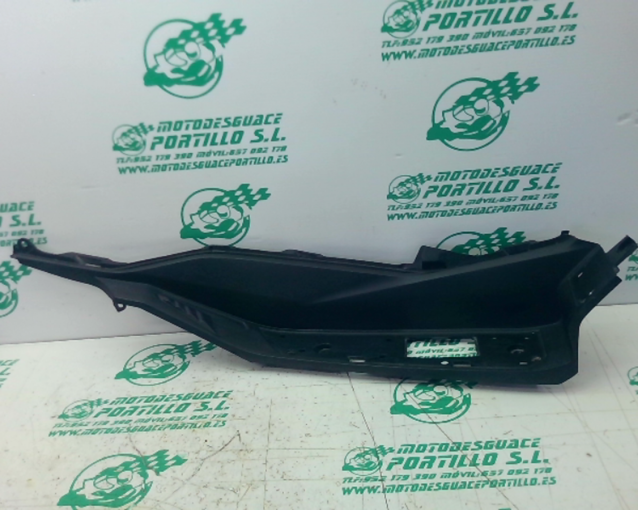 Suelo derecho Honda FORZA 125 (2019-2019)