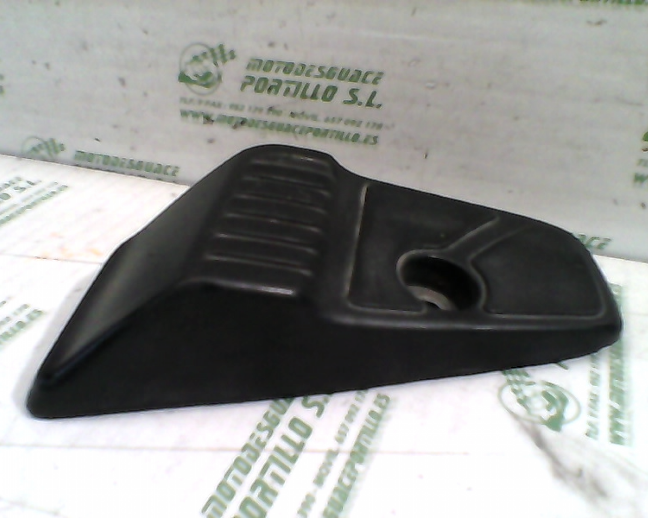 Reposapies trasero derecho Honda LEAD 100 (2006-2007)