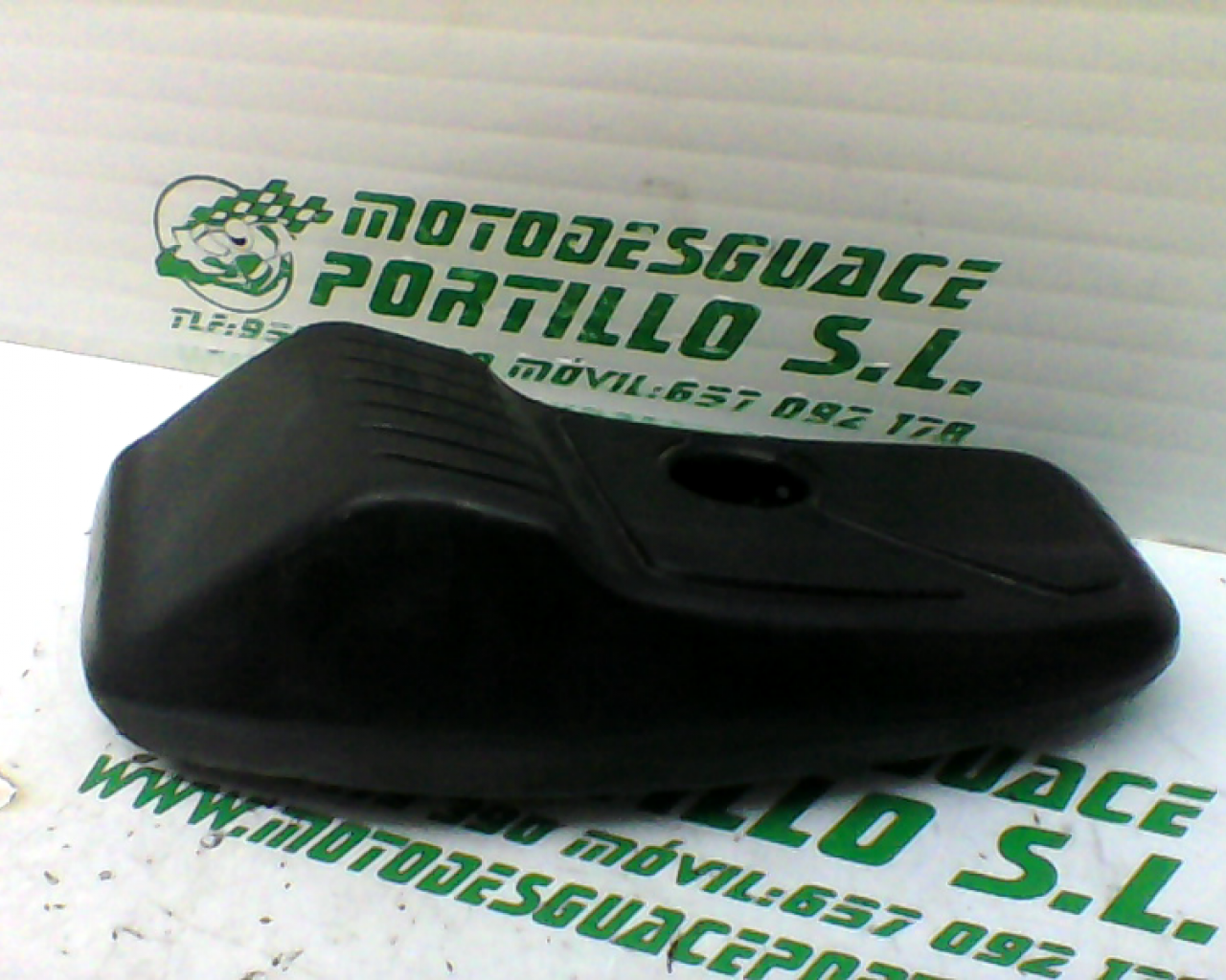 Reposapies trasero izquierdo Honda LEAD 100 (2006-2007)