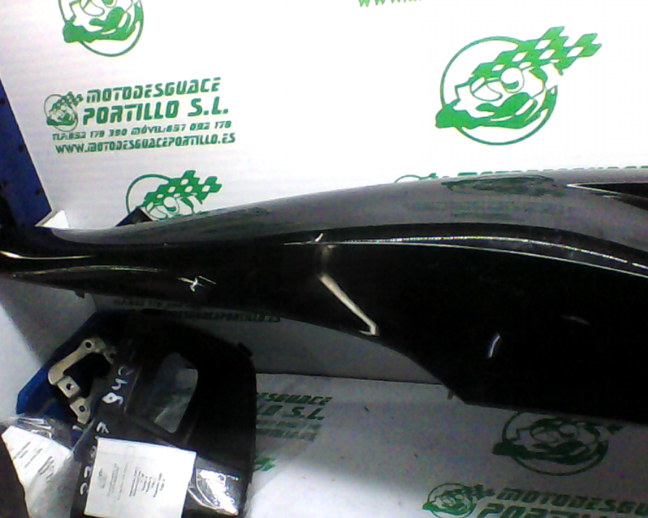 Carcasa bajo asiento izquierdo Honda Pcx 125 (2010-2012)