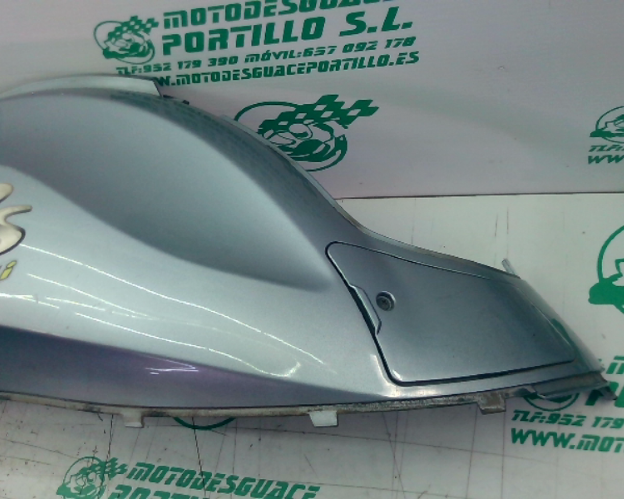 Carcasa lateral trasera derecha Honda PS 125 (2007-2008)