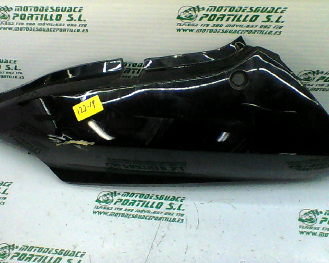 Carcasa lateral trasera izquierda Honda Silver wing 600 (2005-2006)