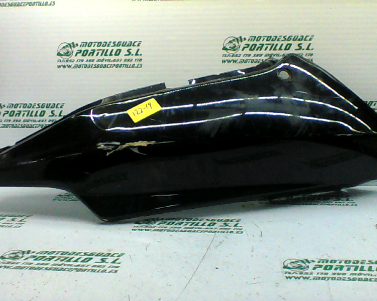 Carcasa lateral trasera izquierda Honda Silver wing 600 (2005-2006)