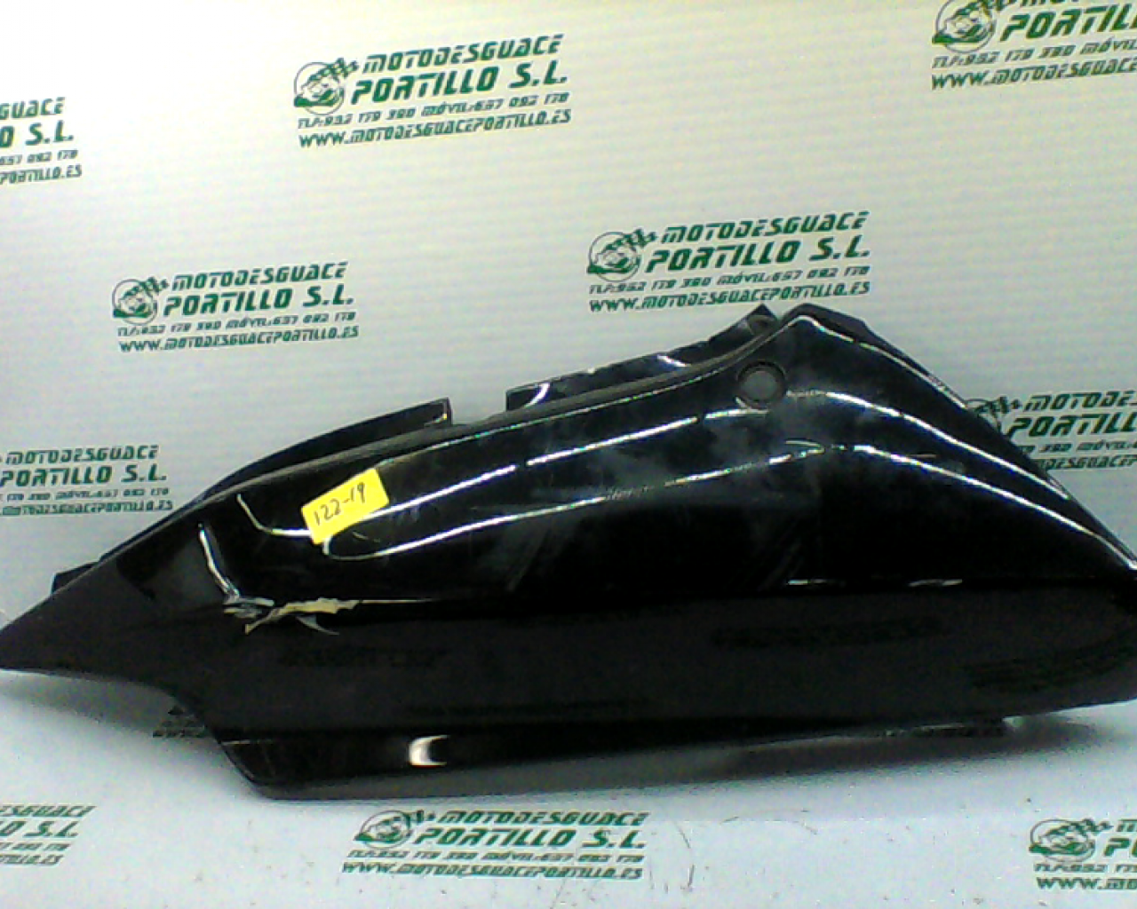 Carcasa lateral trasera izquierda Honda Silver wing 600 (2005-2006)