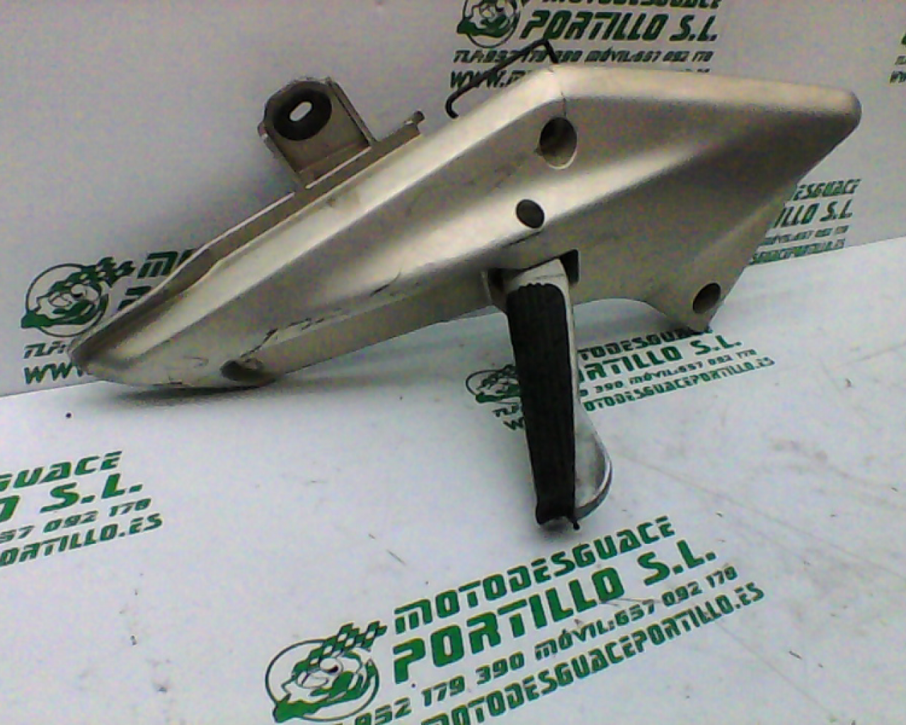 Reposapies trasero Honda Silver wing 600 (2005-2006)