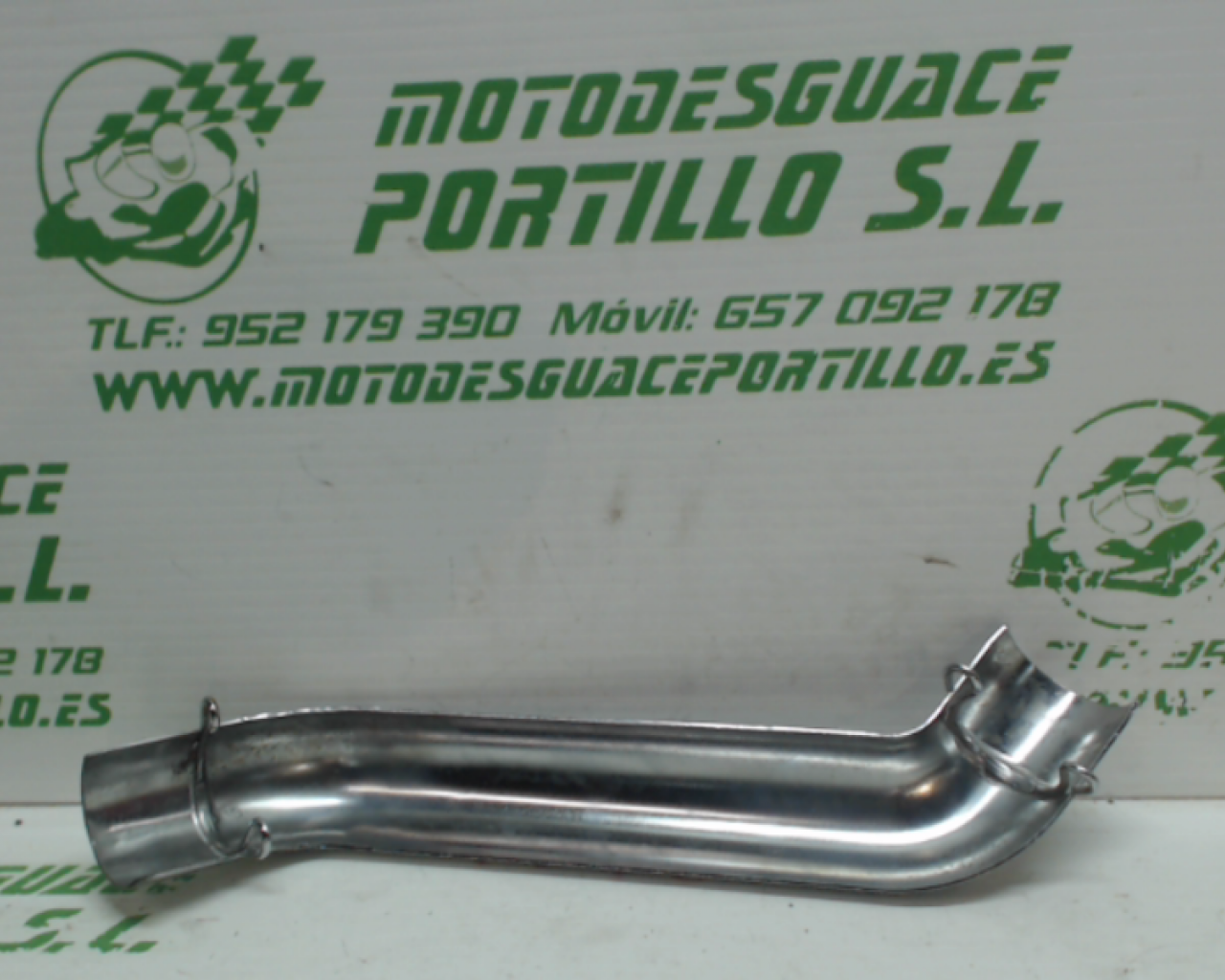 Embellecedor del manguito de agua Hyosung Aquila 650 07-08 (2007-2008)